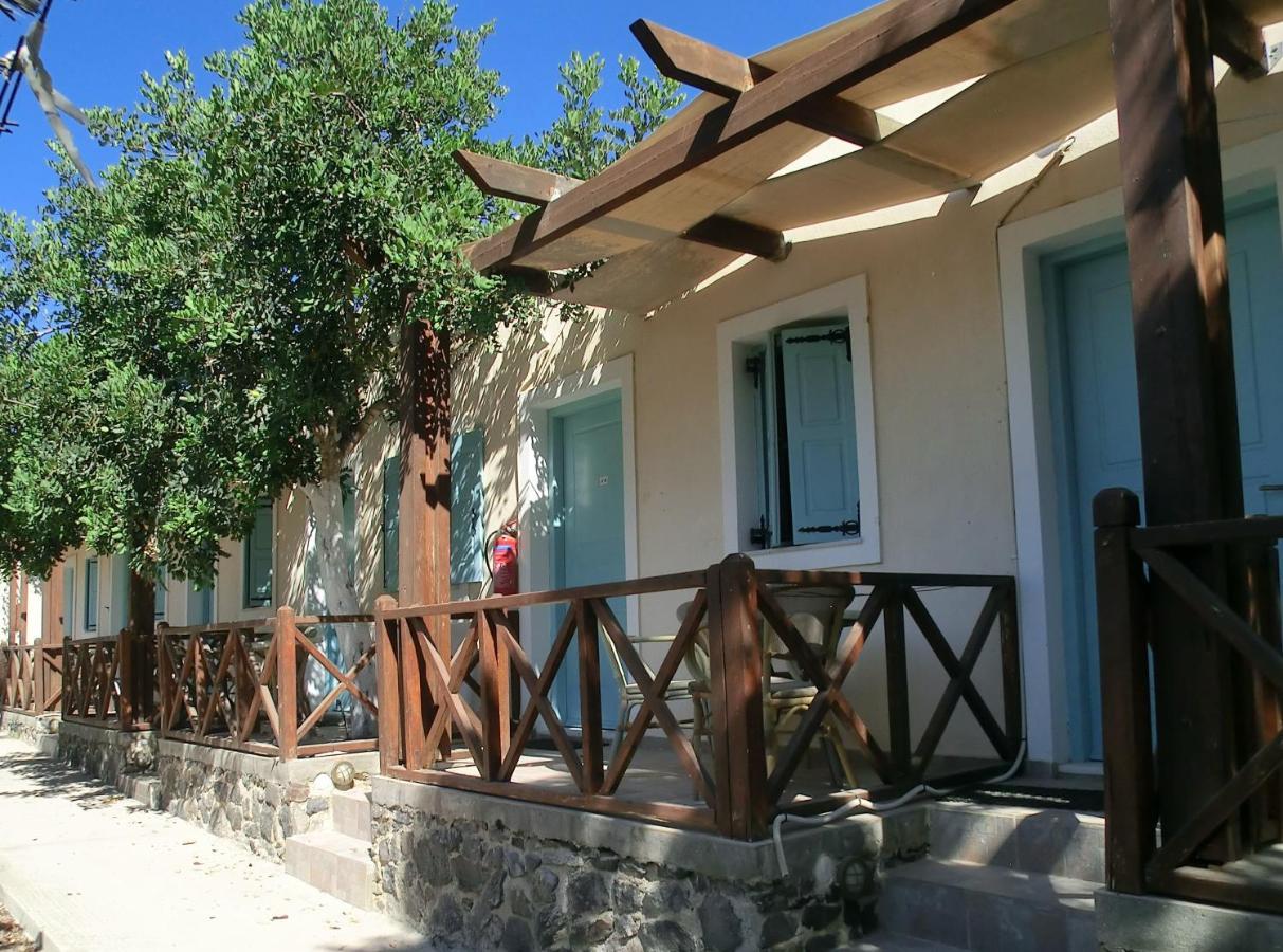 Santorini Camping & Hostel Firá Buitenkant foto