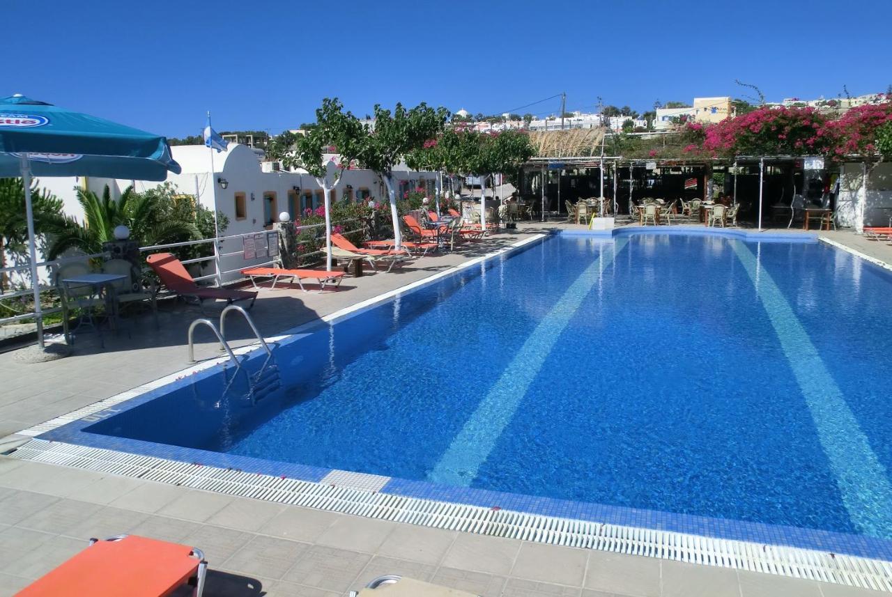 Santorini Camping & Hostel Firá Buitenkant foto