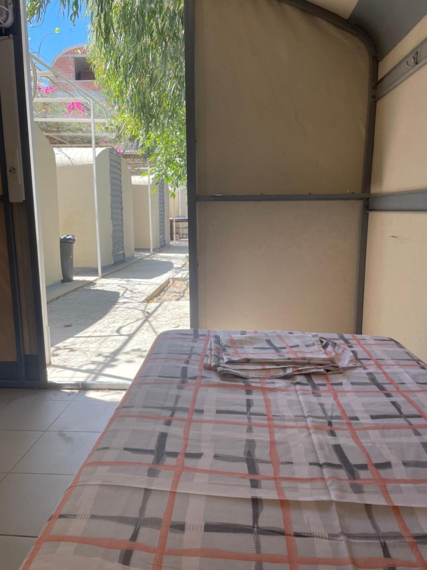 Santorini Camping & Hostel Firá Buitenkant foto