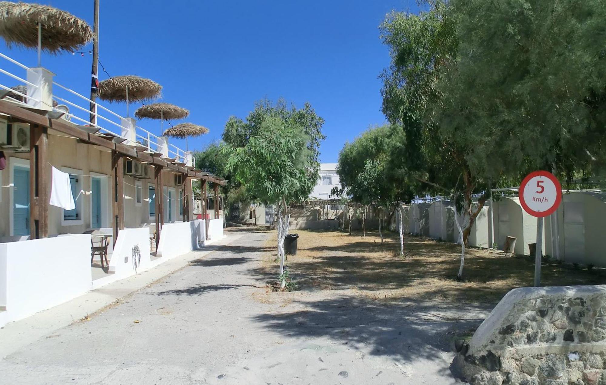 Santorini Camping & Hostel Firá Buitenkant foto