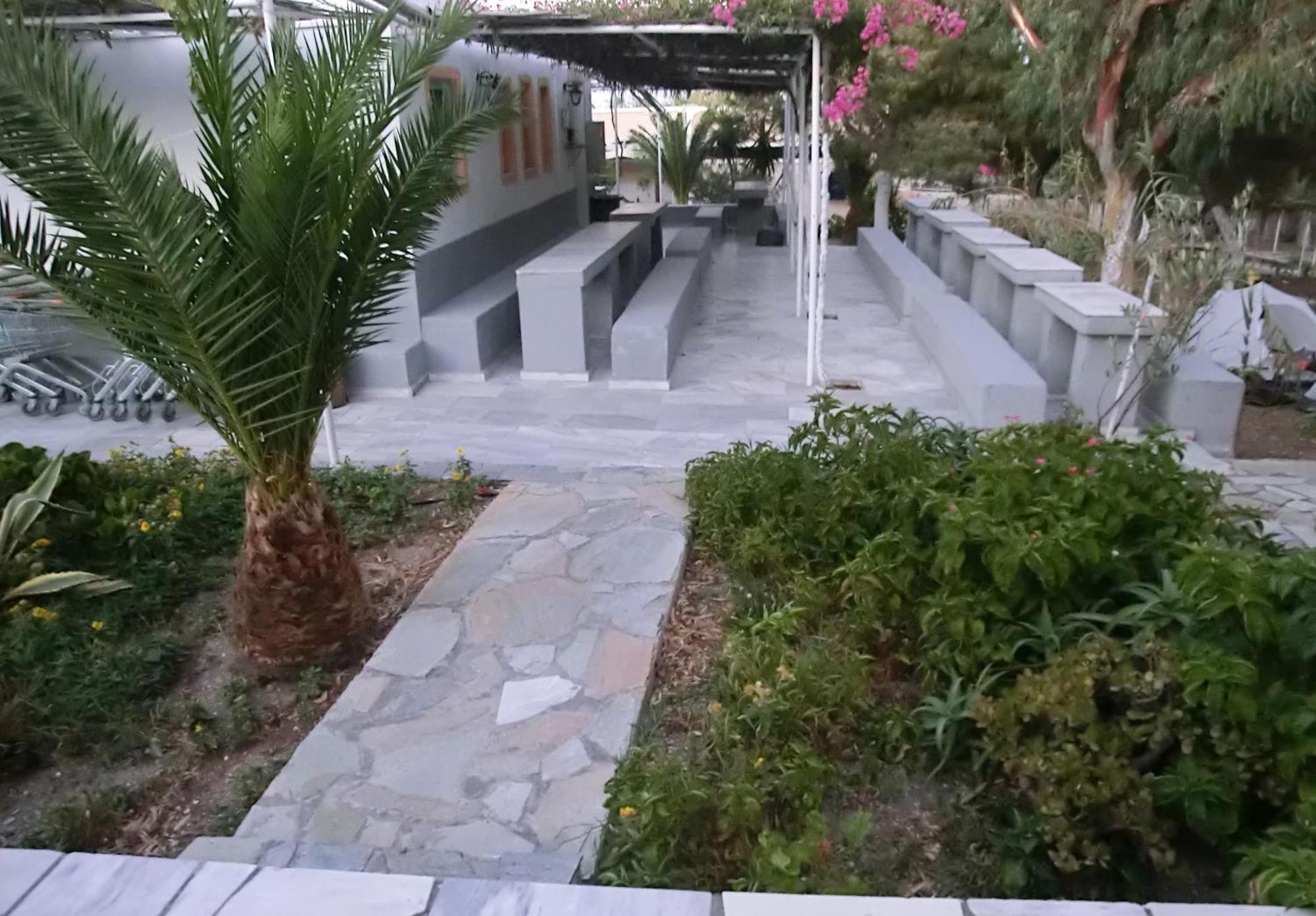 Santorini Camping & Hostel Firá Buitenkant foto